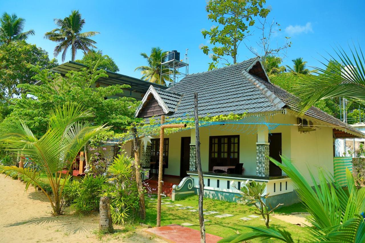 Marari Blue Waves Apartment Mararikulam Exterior photo
